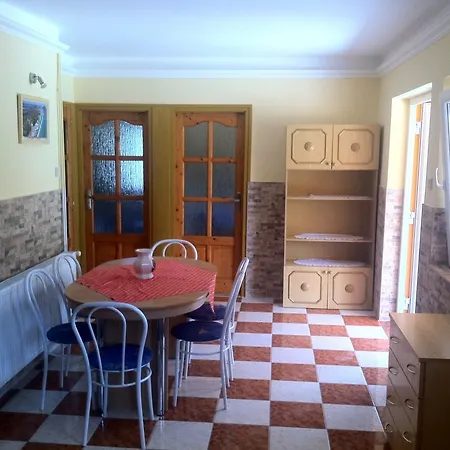 Granada Medences Apartmanhaz